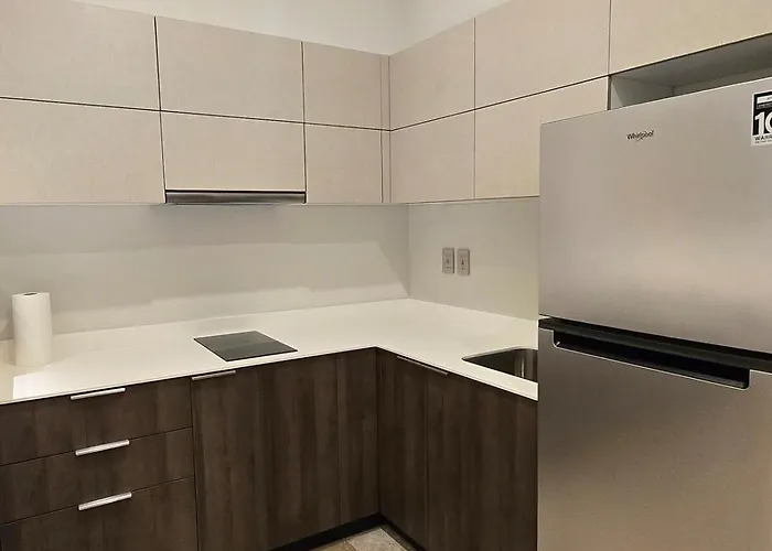 Hideaway In Zone Apartment *